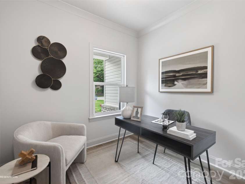 9006 Pinenoll Lane, Charlotte, NC 28215.  MLS# CAR4414590, YatesRealty ID 51200. Representation