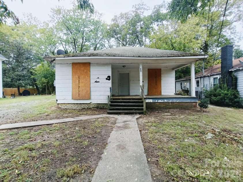 412 Clegg Street, Shelby, NC 28150.  MLS# CAR4425584, YatesRealty ID 51201. 