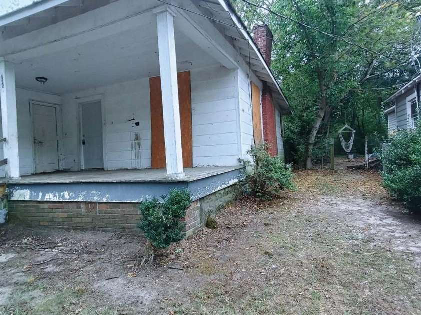 412 Clegg Street, Shelby, NC 28150.  MLS# CAR4425584, YatesRealty ID 51201. 