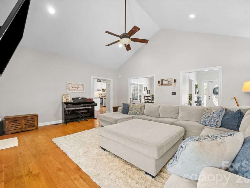 3470 Victorian Hills Drive, Richburg, SC 29729.  MLS# CAR4425576, YatesRealty ID 51203. 