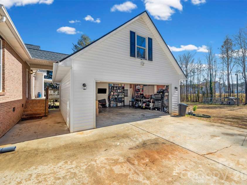 3470 Victorian Hills Drive, Richburg, SC 29729.  MLS# CAR4425576, YatesRealty ID 51203. 