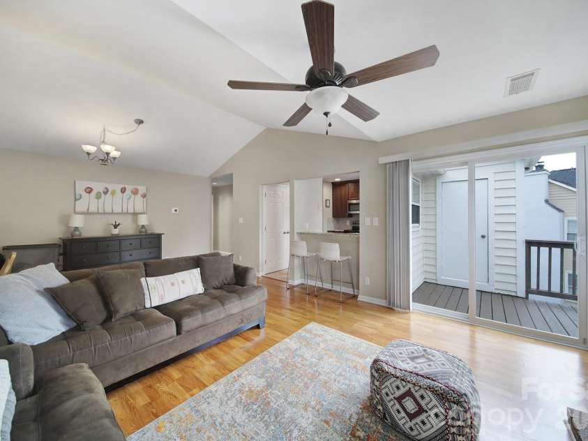 3208 Selwyn Farms Lane, Charlotte, NC 28209.  MLS# CAR4420524, YatesRealty ID 51206. 