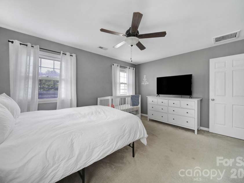 3208 Selwyn Farms Lane, Charlotte, NC 28209.  MLS# CAR4420524, YatesRealty ID 51206. 
