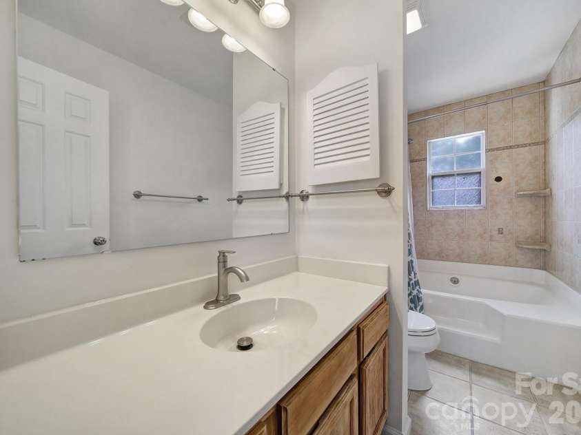 3208 Selwyn Farms Lane, Charlotte, NC 28209.  MLS# CAR4420524, YatesRealty ID 51206. 