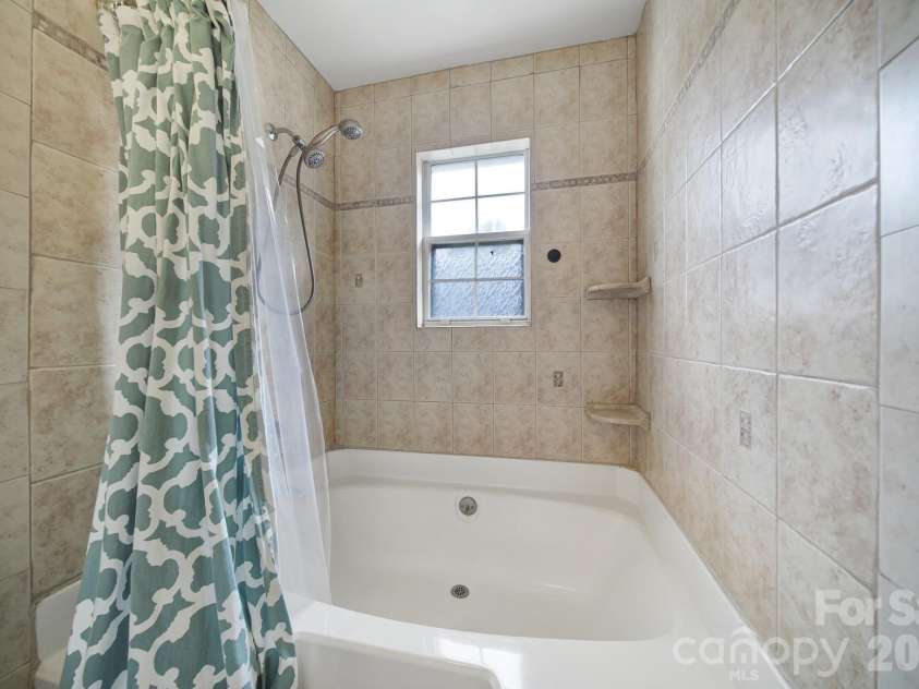 3208 Selwyn Farms Lane, Charlotte, NC 28209.  MLS# CAR4420524, YatesRealty ID 51206. 