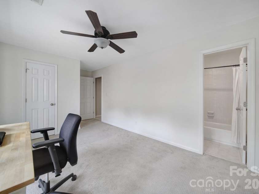 3208 Selwyn Farms Lane, Charlotte, NC 28209.  MLS# CAR4420524, YatesRealty ID 51206. 