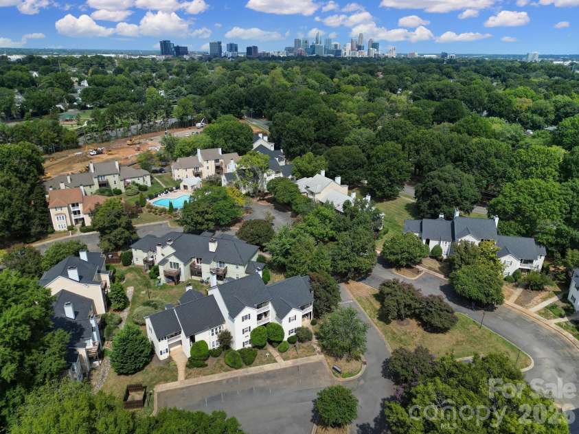 3208 Selwyn Farms Lane, Charlotte, NC 28209.  MLS# CAR4420524, YatesRealty ID 51206. 