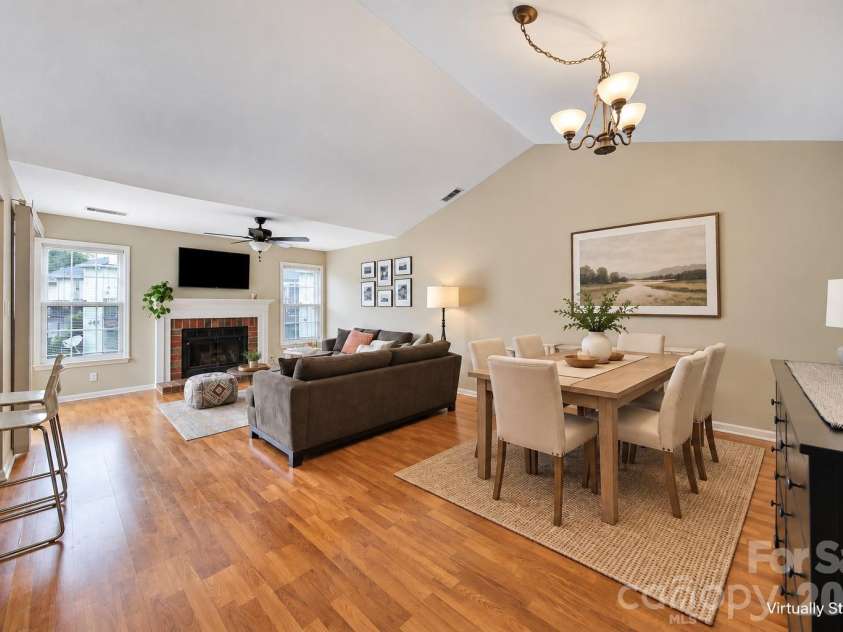 3208 Selwyn Farms Lane, Charlotte, NC 28209.  MLS# CAR4420524, YatesRealty ID 51206. 