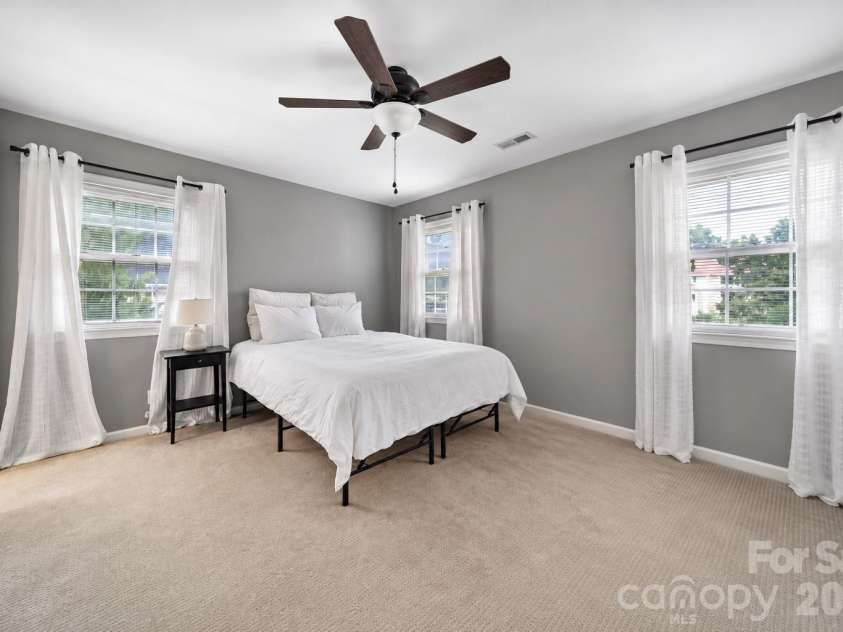 3208 Selwyn Farms Lane, Charlotte, NC 28209.  MLS# CAR4420524, YatesRealty ID 51206. 