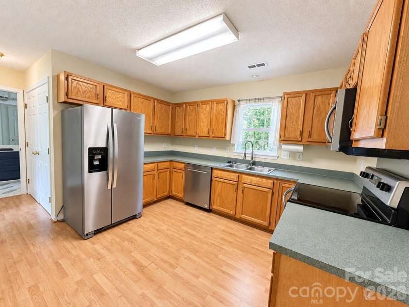 4075 Zebulon Avenue, Concord, NC 28027.  MLS# CAR4425234, YatesRealty ID 51208. Kitchen