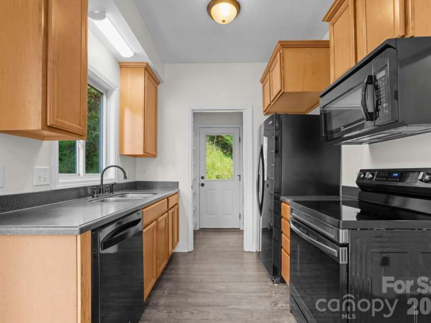 502 Queen Street, Boone, NC 28607.  MLS# CAR4425596, YatesRealty ID 51210. 