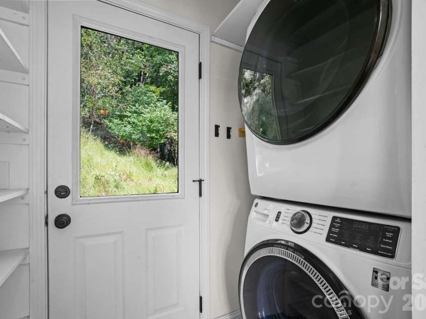 502 Queen Street, Boone, NC 28607.  MLS# CAR4425596, YatesRealty ID 51210. 