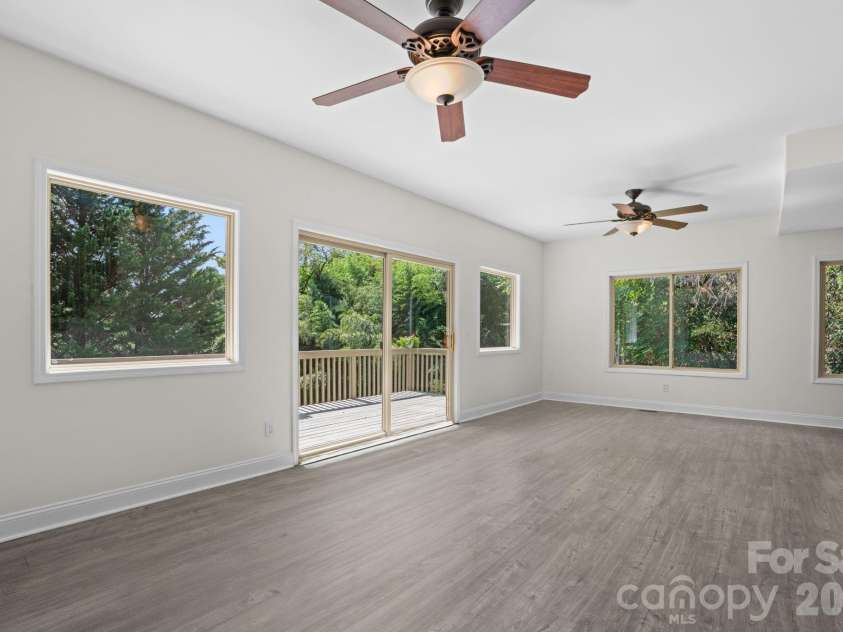 502 Queen Street, Boone, NC 28607.  MLS# CAR4425596, YatesRealty ID 51210. 