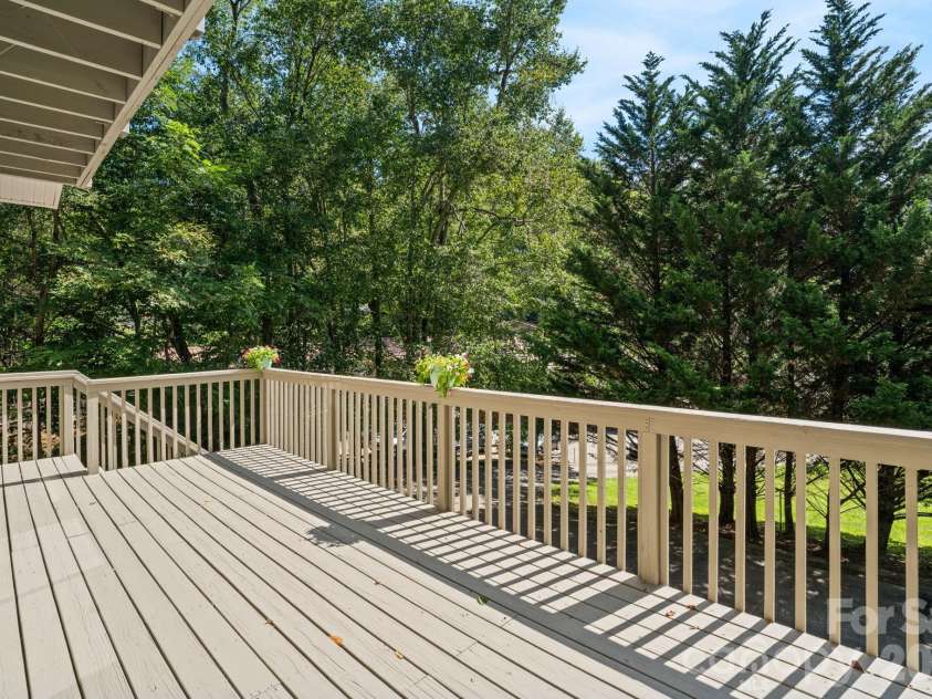502 Queen Street, Boone, NC 28607.  MLS# CAR4425596, YatesRealty ID 51210. 