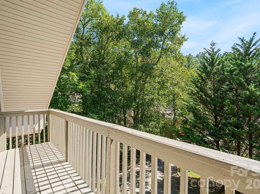 502 Queen Street, Boone, NC 28607.  MLS# CAR4425596, YatesRealty ID 51210. 