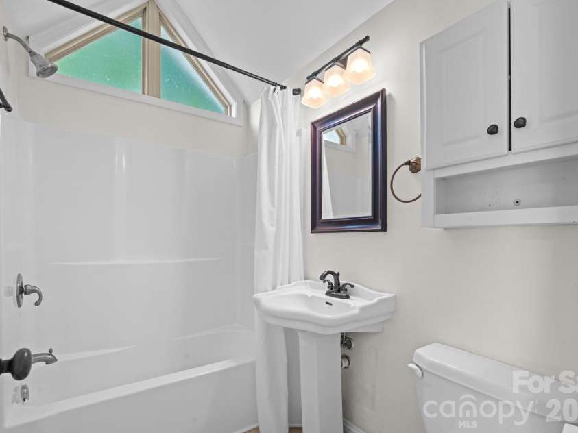 502 Queen Street, Boone, NC 28607.  MLS# CAR4425596, YatesRealty ID 51210. 