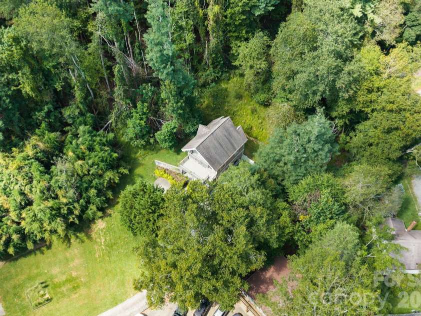 502 Queen Street, Boone, NC 28607.  MLS# CAR4425596, YatesRealty ID 51210. 