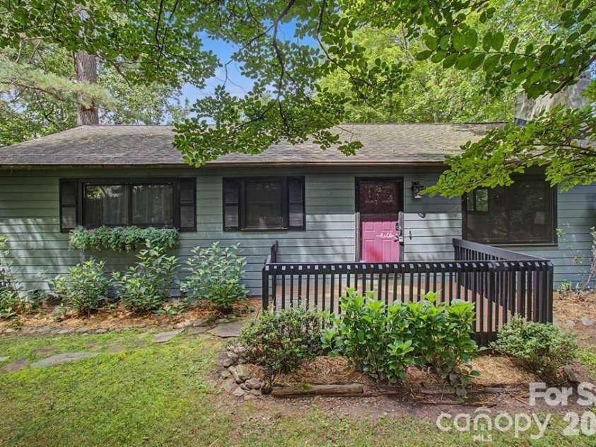 30 Whippoorwill Drive, Weaverville, NC 28787.  MLS# CAR4425568, YatesRealty ID 51211. Welcome Home!