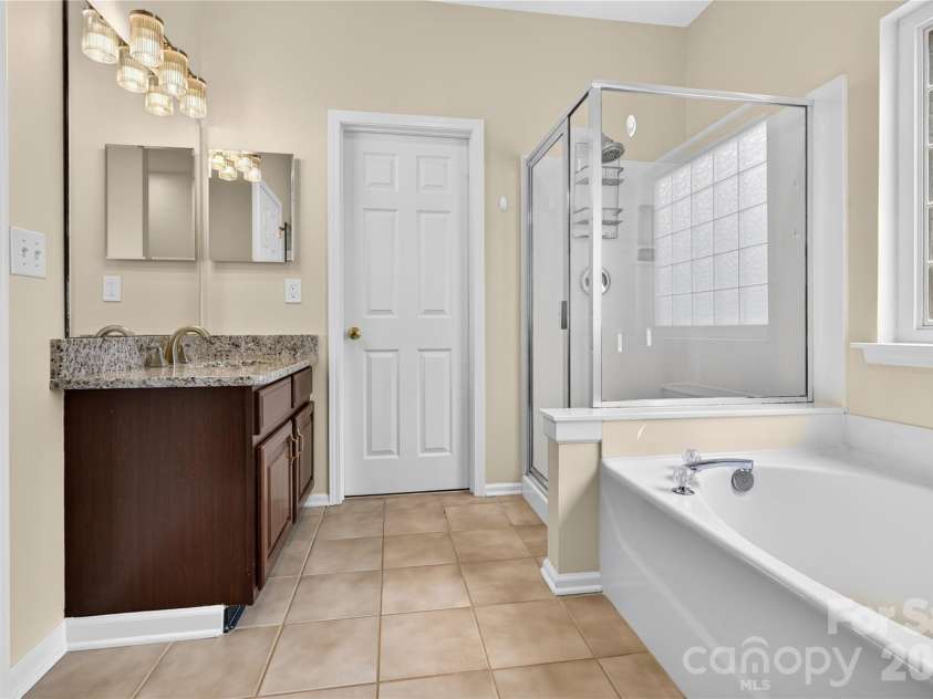 10822 Chamberlain Hall Court, Charlotte, NC 28277.  MLS# CAR4425624, YatesRealty ID 51216. 