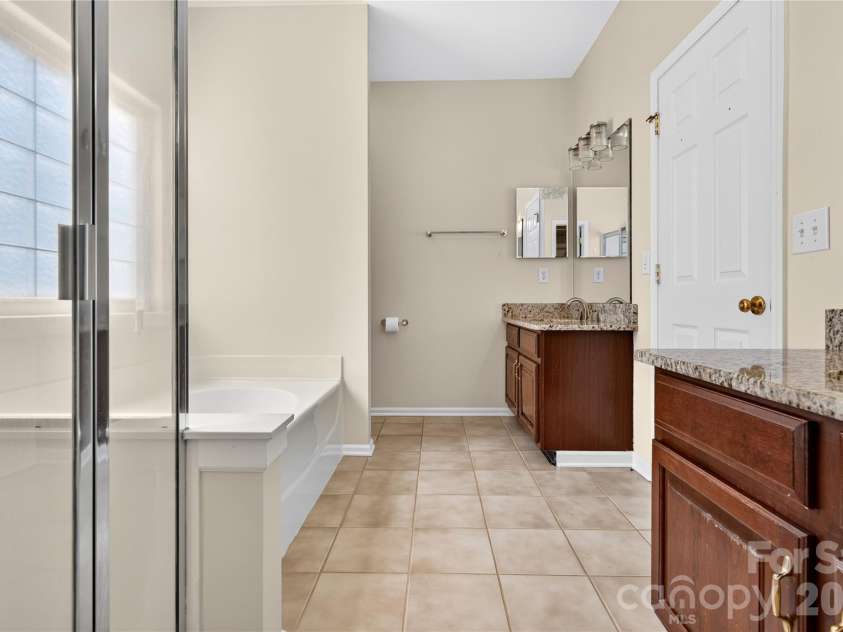 10822 Chamberlain Hall Court, Charlotte, NC 28277.  MLS# CAR4425624, YatesRealty ID 51216. 