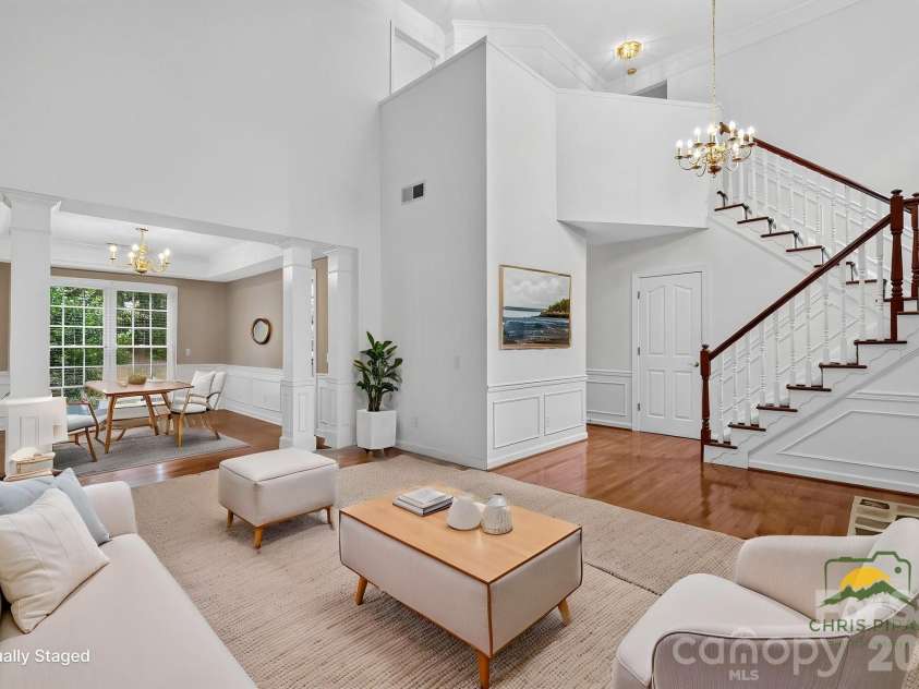 5726 Swanston Drive, Charlotte, NC 28269.  MLS# CAR4425561, YatesRealty ID 51217. 