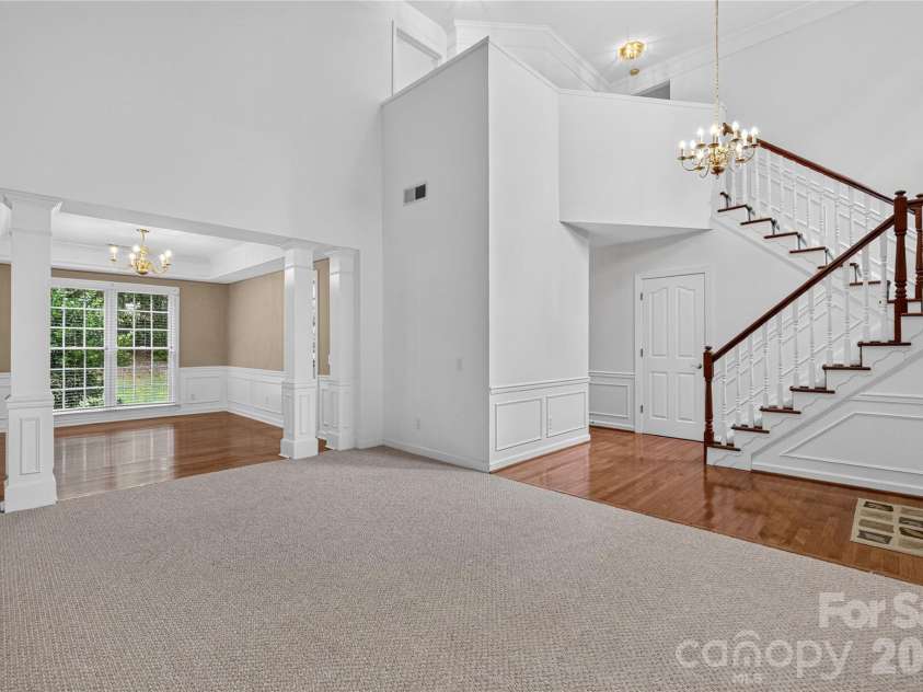 5726 Swanston Drive, Charlotte, NC 28269.  MLS# CAR4425561, YatesRealty ID 51217. 