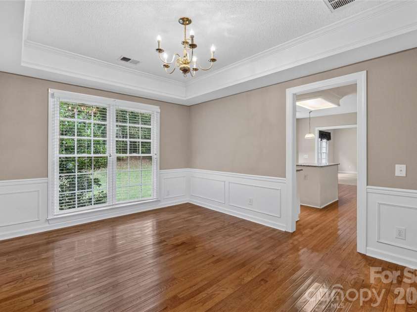 5726 Swanston Drive, Charlotte, NC 28269.  MLS# CAR4425561, YatesRealty ID 51217. 