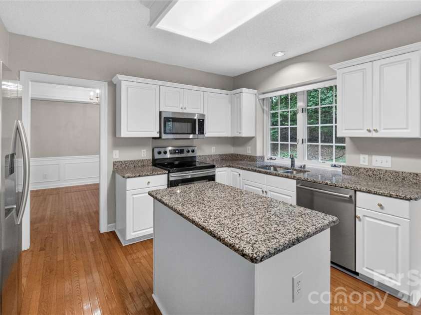 5726 Swanston Drive, Charlotte, NC 28269.  MLS# CAR4425561, YatesRealty ID 51217. 