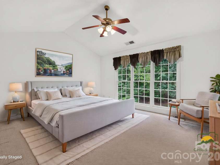 5726 Swanston Drive, Charlotte, NC 28269.  MLS# CAR4425561, YatesRealty ID 51217. 
