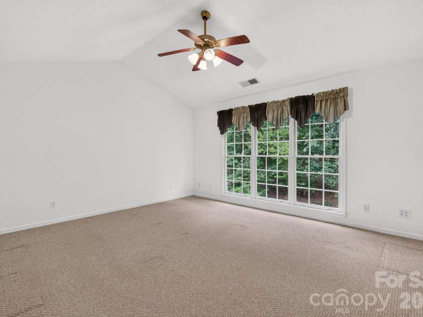 5726 Swanston Drive, Charlotte, NC 28269.  MLS# CAR4425561, YatesRealty ID 51217. 