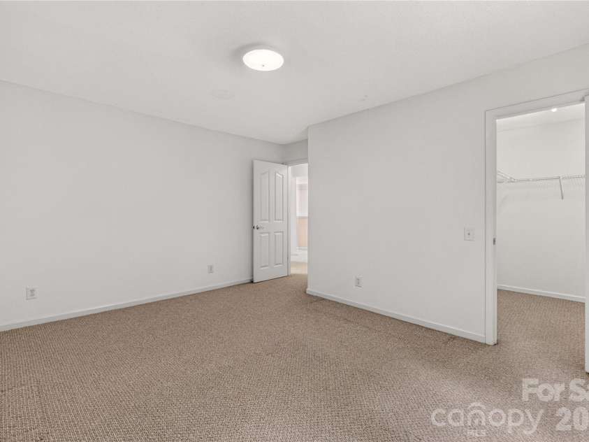5726 Swanston Drive, Charlotte, NC 28269.  MLS# CAR4425561, YatesRealty ID 51217. 