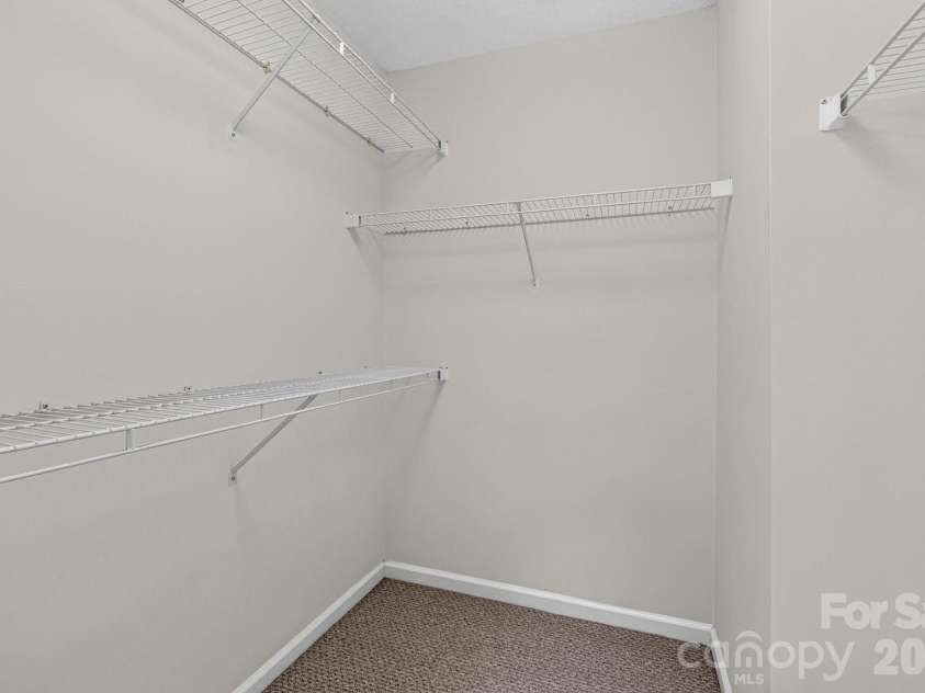 5726 Swanston Drive, Charlotte, NC 28269.  MLS# CAR4425561, YatesRealty ID 51217. 