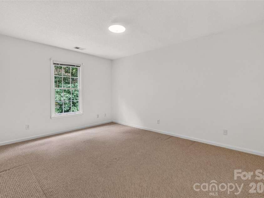 5726 Swanston Drive, Charlotte, NC 28269.  MLS# CAR4425561, YatesRealty ID 51217. 