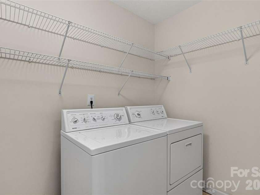 5726 Swanston Drive, Charlotte, NC 28269.  MLS# CAR4425561, YatesRealty ID 51217. 