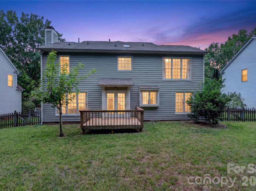 5726 Swanston Drive, Charlotte, NC 28269.  MLS# CAR4425561, YatesRealty ID 51217. 