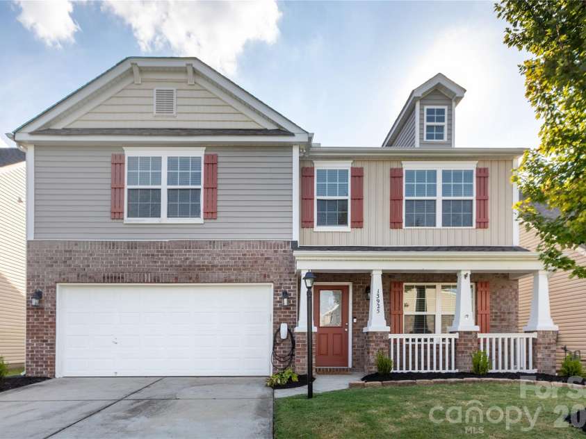 13925 Allison Forest Trail, Charlotte, NC 28278.  MLS# CAR4419157, YatesRealty ID 51218. 