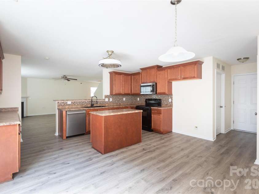 13925 Allison Forest Trail, Charlotte, NC 28278.  MLS# CAR4419157, YatesRealty ID 51218. 