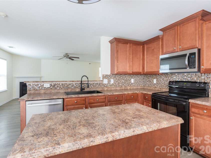 13925 Allison Forest Trail, Charlotte, NC 28278.  MLS# CAR4419157, YatesRealty ID 51218. 