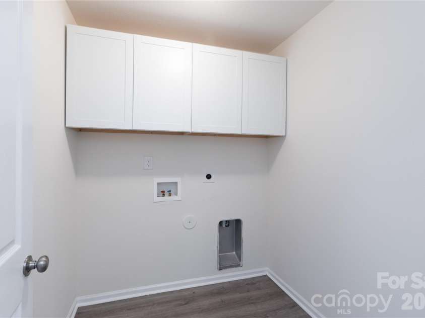 13925 Allison Forest Trail, Charlotte, NC 28278.  MLS# CAR4419157, YatesRealty ID 51218. 