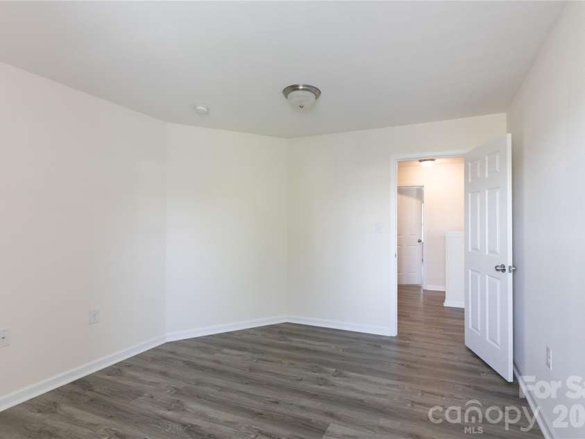 13925 Allison Forest Trail, Charlotte, NC 28278.  MLS# CAR4419157, YatesRealty ID 51218. 