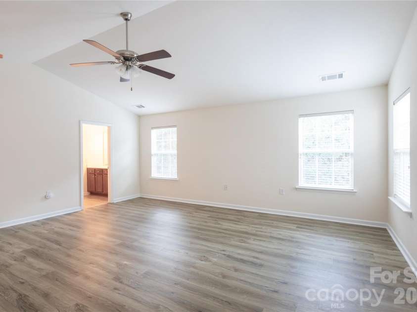 13925 Allison Forest Trail, Charlotte, NC 28278.  MLS# CAR4419157, YatesRealty ID 51218. 