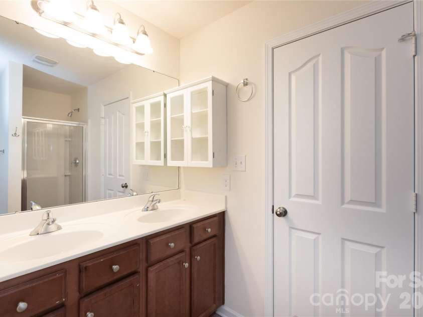 13925 Allison Forest Trail, Charlotte, NC 28278.  MLS# CAR4419157, YatesRealty ID 51218. 