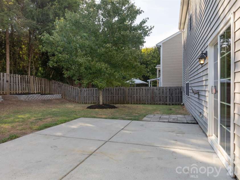 13925 Allison Forest Trail, Charlotte, NC 28278.  MLS# CAR4419157, YatesRealty ID 51218. 