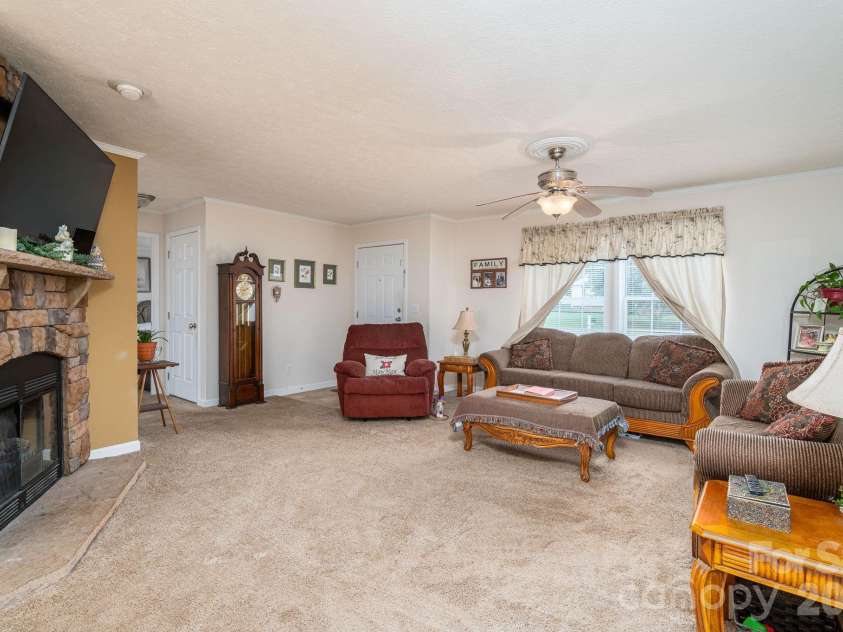2224 Sterling Ridge Drive, Newton, NC 28658.  MLS# CAR4425177, YatesRealty ID 51219. Den