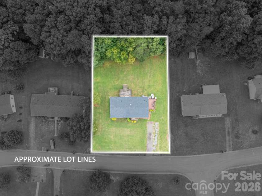 2224 Sterling Ridge Drive, Newton, NC 28658.  MLS# CAR4425177, YatesRealty ID 51219. Lot Line Overhead View
