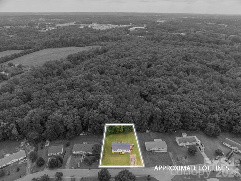 2224 Sterling Ridge Drive, Newton, NC 28658.  MLS# CAR4425177, YatesRealty ID 51219. Lot Lines Front View