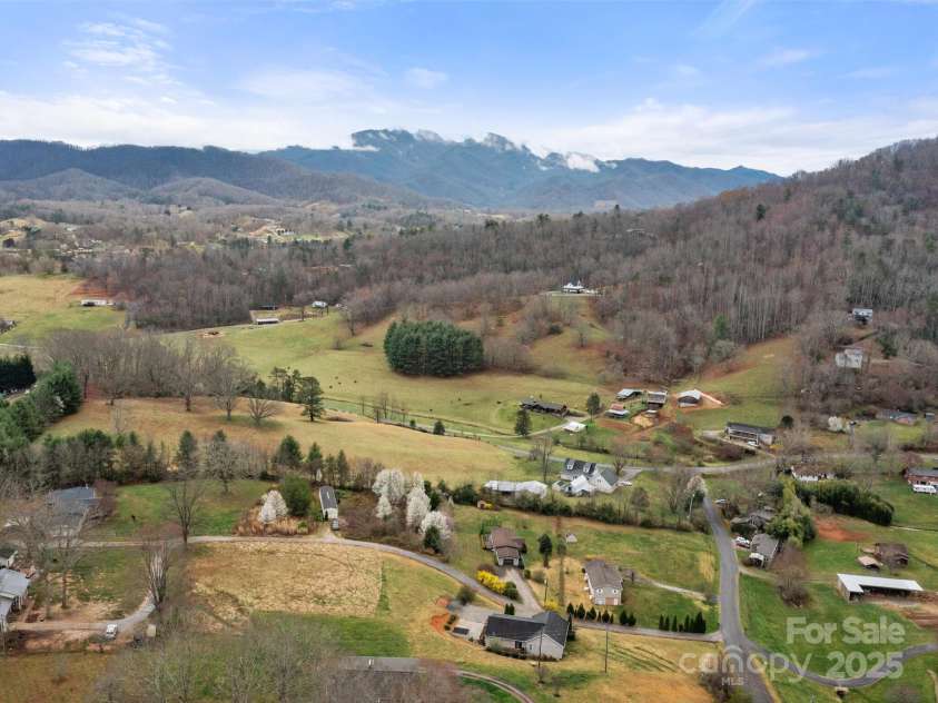 35 Donaldson Place, Waynesville, NC 28786.  MLS# CAR4239581, YatesRealty ID 5122. 
