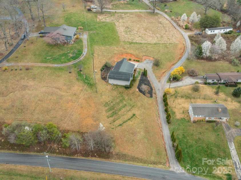 35 Donaldson Place, Waynesville, NC 28786.  MLS# CAR4239581, YatesRealty ID 5122. 