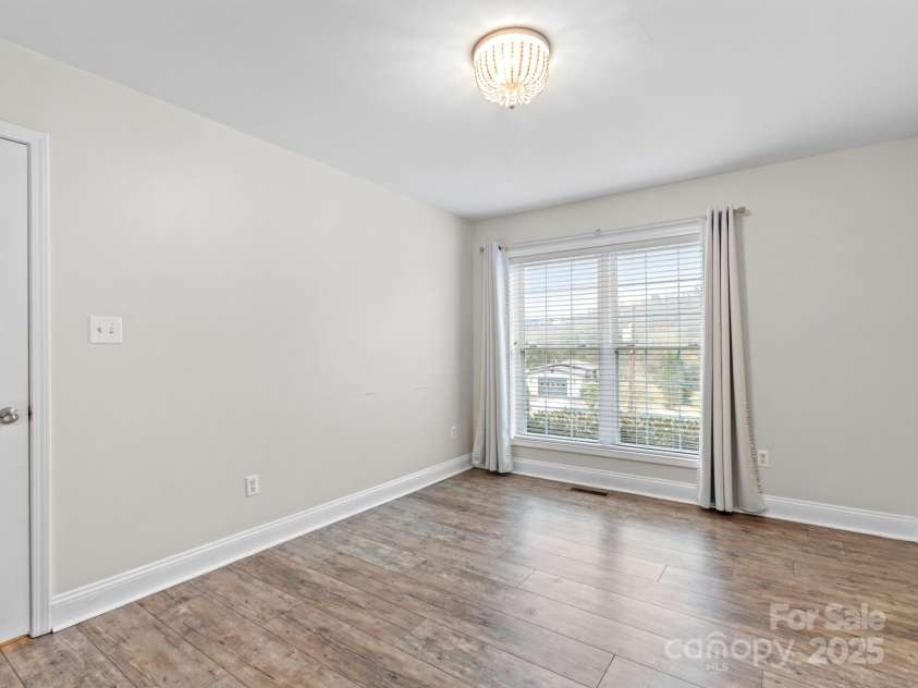 35 Donaldson Place, Waynesville, NC 28786.  MLS# CAR4239581, YatesRealty ID 5122. Spare bedroom no.2