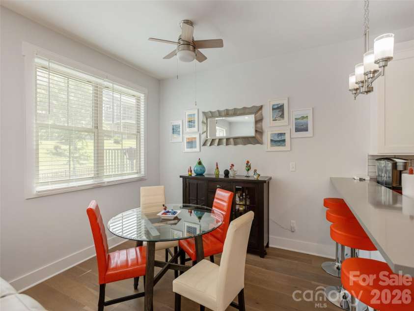37 Thornes Lane, Asheville, NC 28805.  MLS# CAR4282627, YatesRealty ID 5122. 